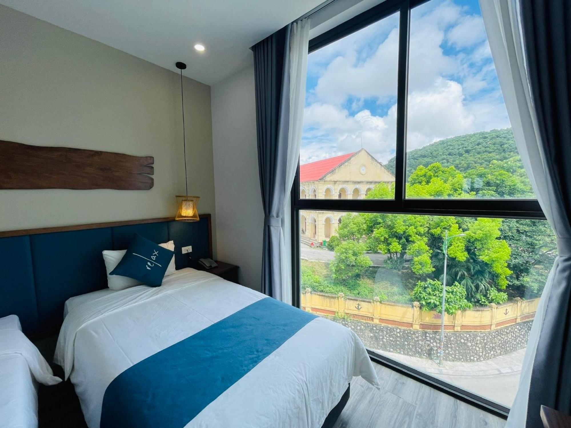 The Light Hotel Ha Long Esterno foto